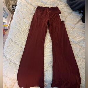 Burgundy Lululemon Nulu fabric yoga pants (Groove)